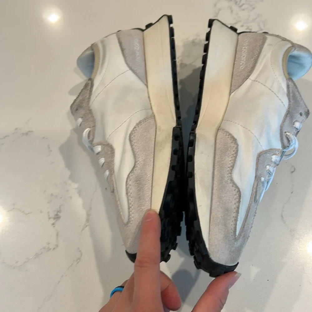 NEW BALANCE Women's 327 Shoes Size 9B In Sea Salt with NB 103 White And Black - Picture 6 of 13